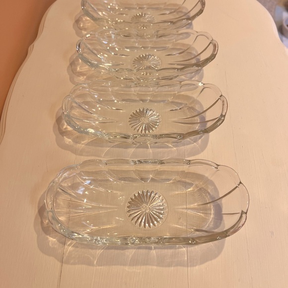 Set of 4 Anchor Hocking Starburst Pattern Clear Glass Dessert Dishes - Picture 4 of 6